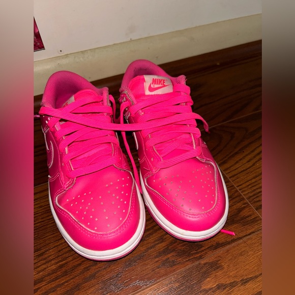 $150 Red and black size 8 women..Snake skin $85 5.5..Dunks $120 not sole 5 - Picture 6 of 14